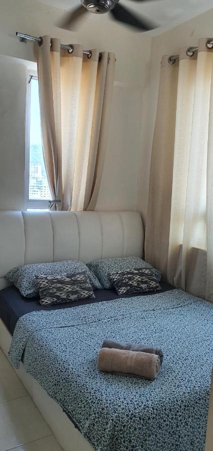 Leezahomestay Bayan Lepas Exteriör bild
