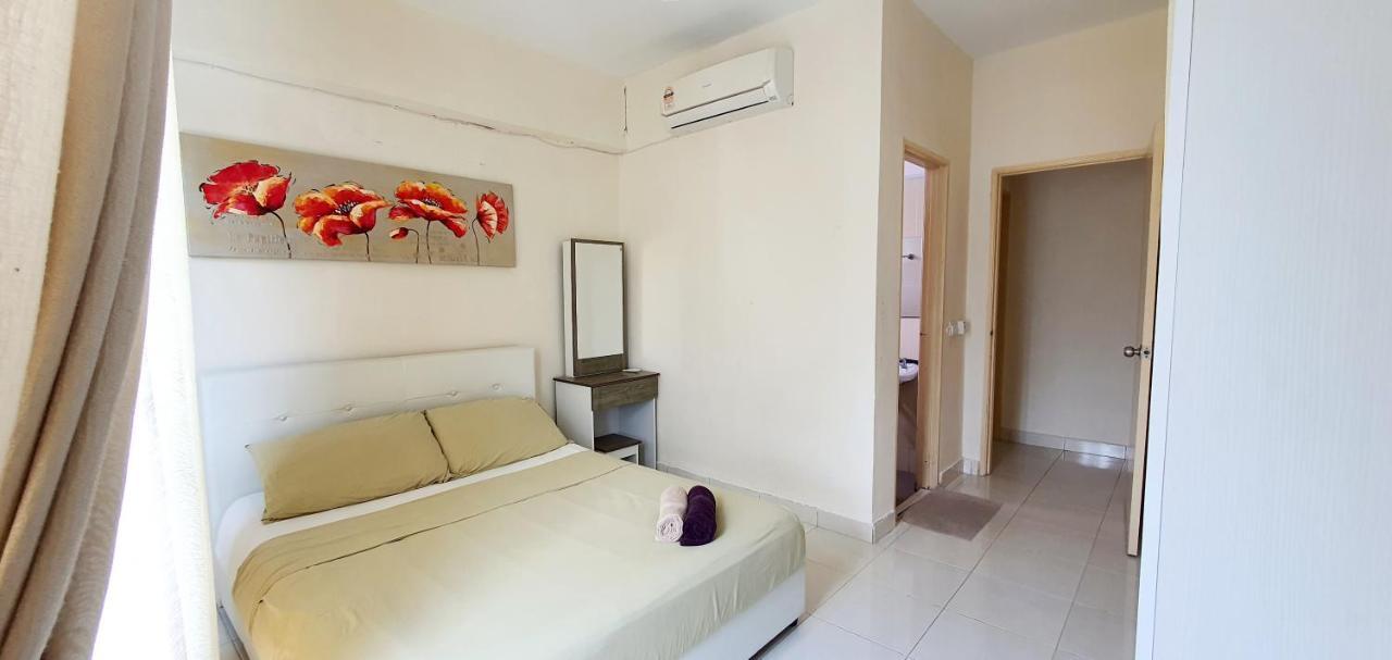 Leezahomestay Bayan Lepas Exteriör bild