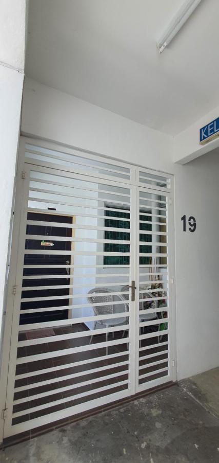 Leezahomestay Bayan Lepas Exteriör bild