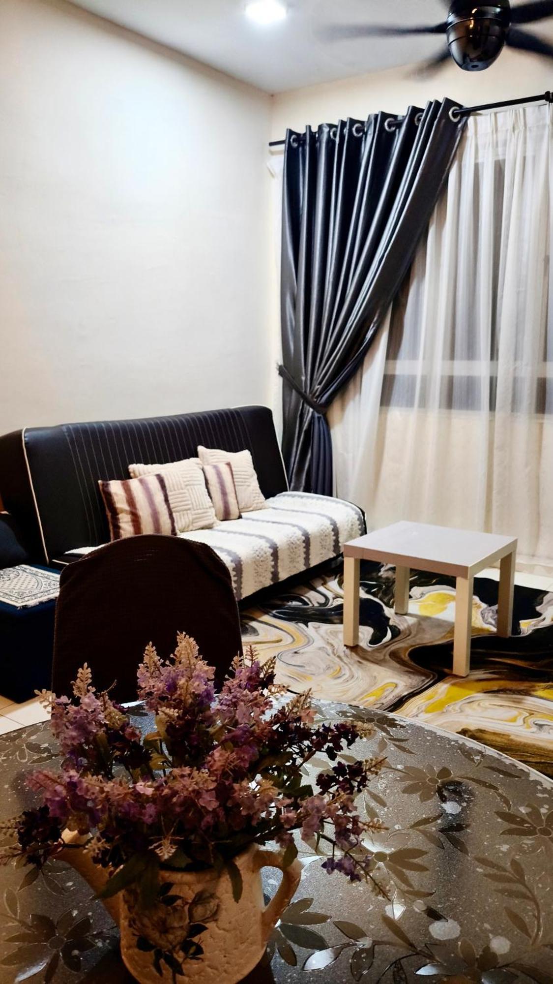 Leezahomestay Bayan Lepas Exteriör bild