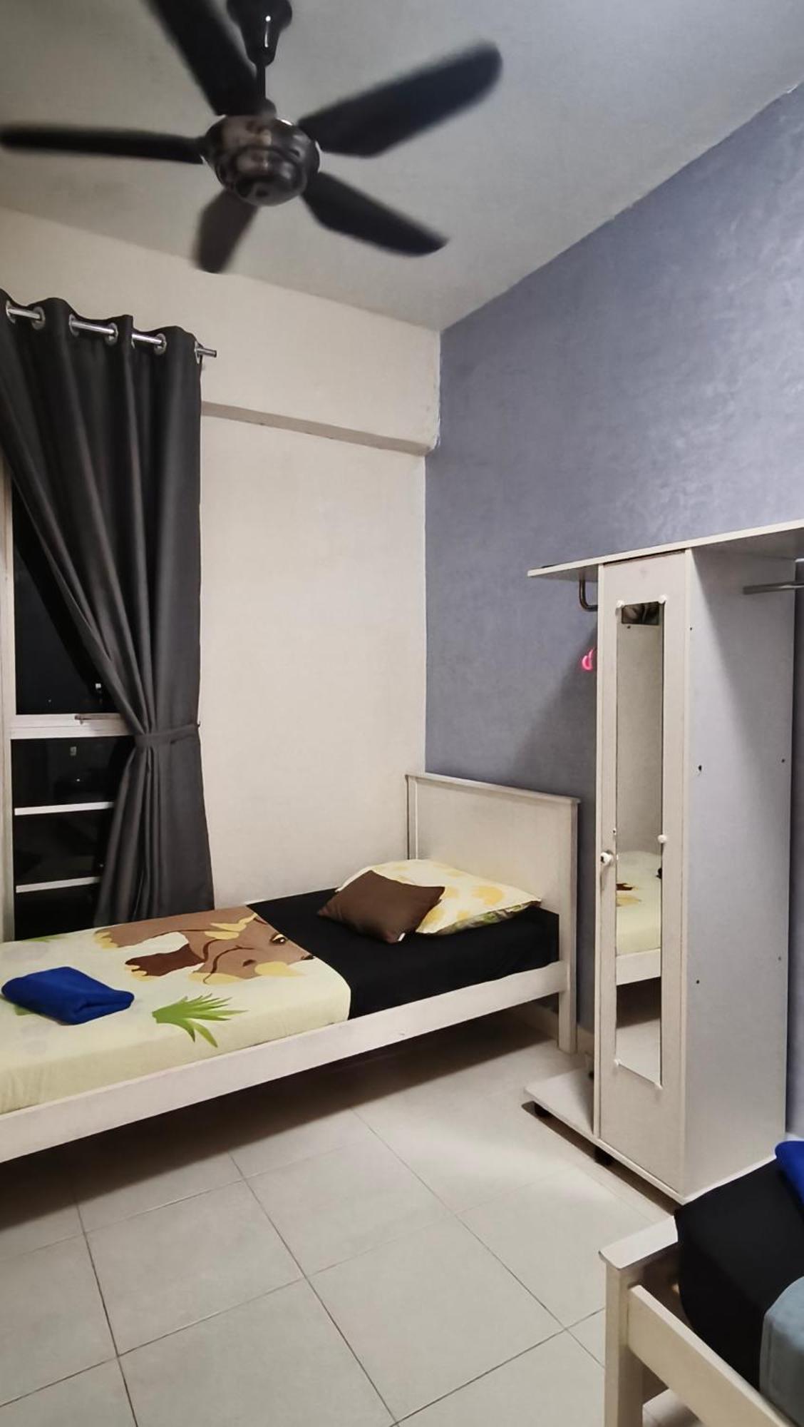 Leezahomestay Bayan Lepas Exteriör bild