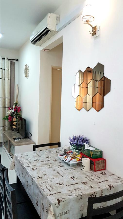 Leezahomestay Bayan Lepas Exteriör bild