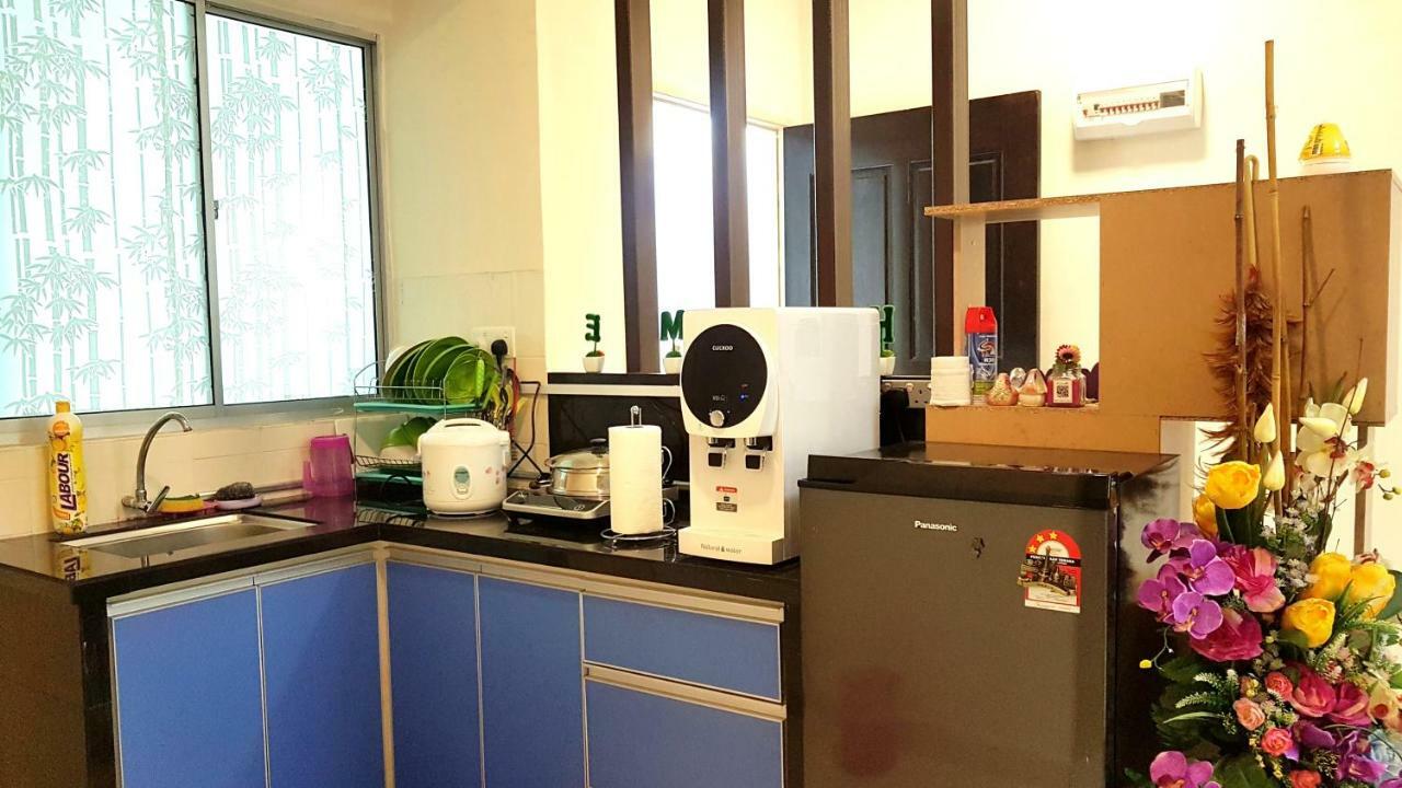 Leezahomestay Bayan Lepas Exteriör bild